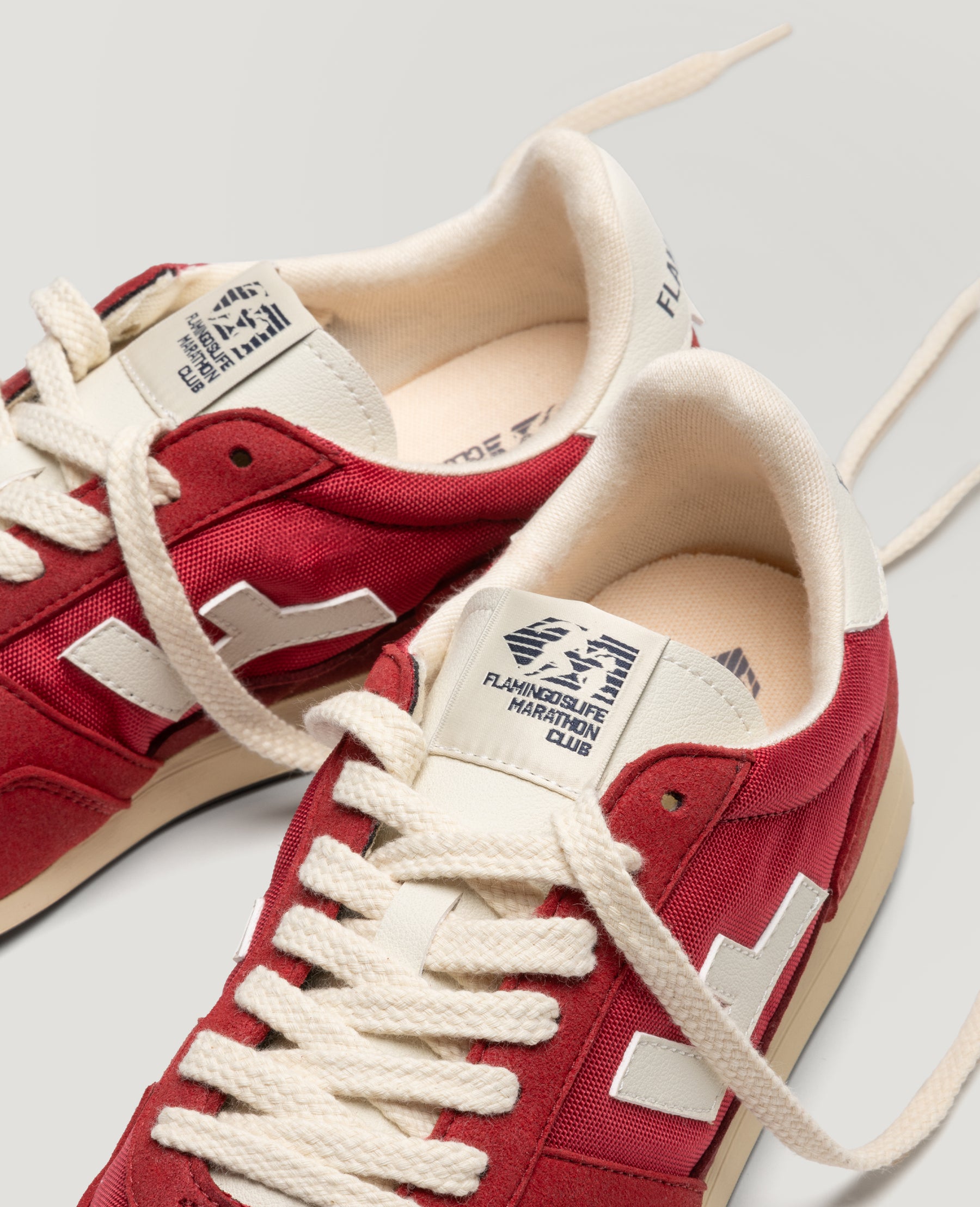 MARATHON CLUB SCARLET